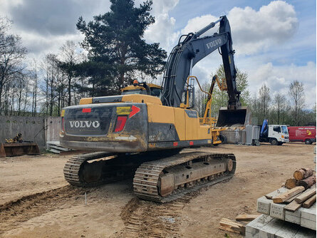 2014 Volvo EC220DL, жёлтый, 13500000 рублей - вид 1