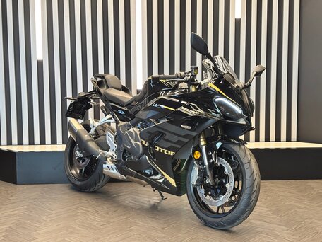 2026 QJMotor SRK 800 RR, чёрный, 859000 рублей, вид 1