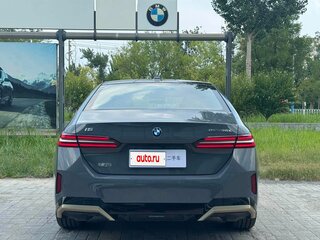 2024 BMW i5 Long eDrive35L, серый, 5515000 рублей, вид 4