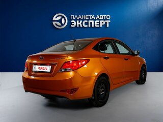 2014 Hyundai Solaris I Рестайлинг, оранжевый, 900000 рублей, вид 4