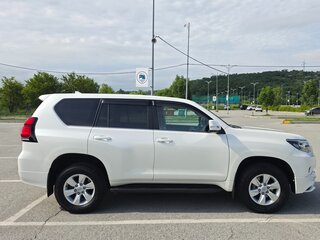 2021 Toyota Land Cruiser Prado 150 Series Рестайлинг 3, белый, 5450000 рублей, вид 4