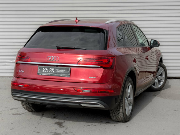 2021 Audi Q5 45 TFSI II (FY) Рестайлинг, красный, 4199000 рублей - вид 5