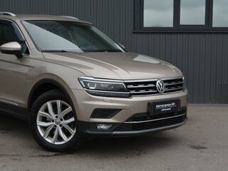 2018 Volkswagen Tiguan II, бежевый, 2549888 рублей, вид 5