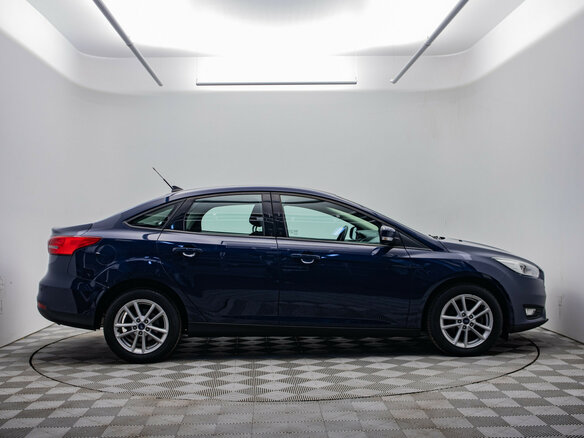 2017 Ford Focus III Рестайлинг, синий, 1112000 рублей - вид 3