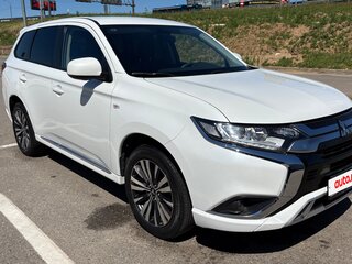 2022 Mitsubishi Outlander III Рестайлинг 3, белый, 2500000 рублей, вид 2