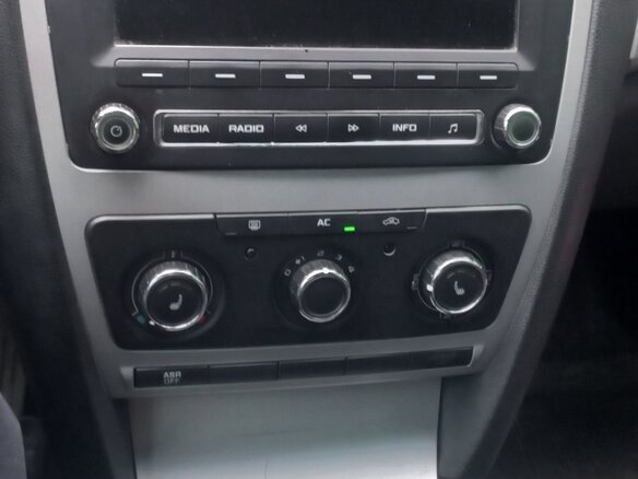 2012 Skoda Octavia II (A5) Рестайлинг, зелёный, 555000 рублей - вид 10