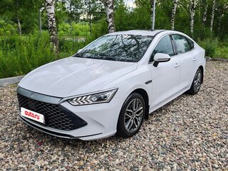 2022 BYD Qin Plus DM-i I, белый, 1550000 рублей, вид 1