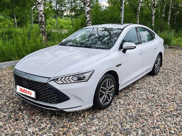 2022 BYD Qin Plus DM-i I, белый, 1400000 рублей
