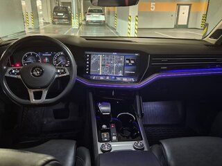 2018 Volkswagen Touareg III, чёрный, 5000000 рублей, вид 5