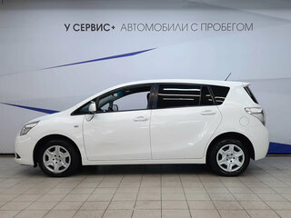 2010 Toyota Verso I, белый, 1169000 рублей, вид 2