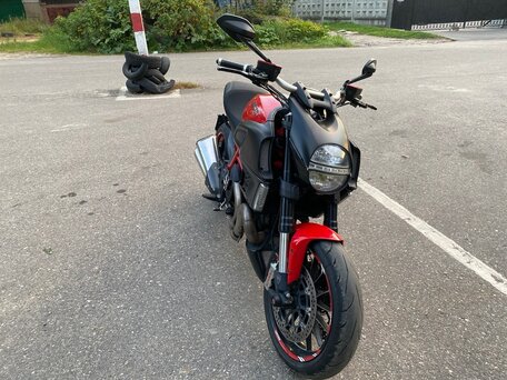 2011 Ducati Diavel, красный, 470000 рублей, вид 1