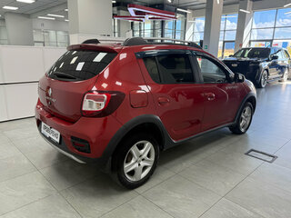2017 Renault Sandero Stepway II, красный, 920000 рублей, вид 4