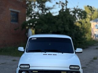2010 Lada (ВАЗ) 2121 (4x4) I Рестайлинг, белый, 600000 рублей, вид 1