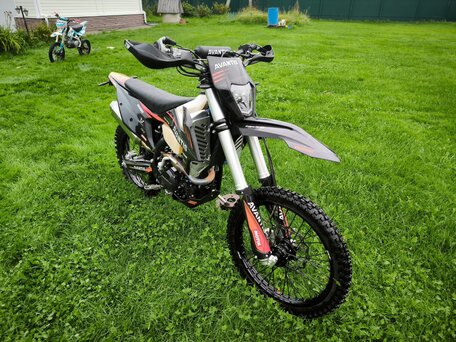 2023 Avantis Enduro 300 Pro/EFI, чёрный, 350000 рублей, вид 4