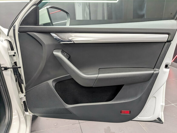 2020 Skoda Octavia III (A7) Рестайлинг, белый - вид 22