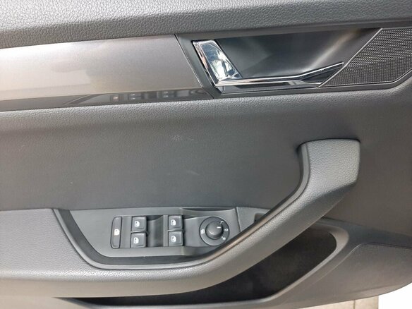2019 Skoda Superb III, белый, 2000000 рублей - вид 17