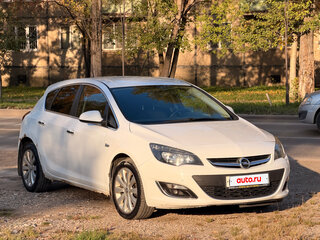 2013 Opel Astra J Рестайлинг, белый, 700000 рублей, вид 2