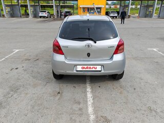 2008 Toyota Yaris II, серебристый, 510000 рублей, вид 4