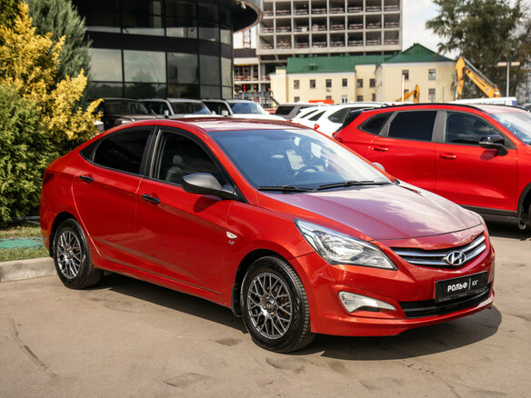 2015 Hyundai Solaris I Рестайлинг, красный - вид 1