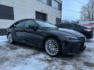 2022 Lexus IS 350 III Рестайлинг 2, красный, 5800000 рублей, вид 3