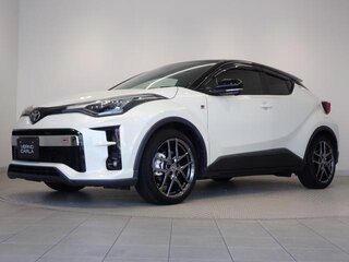 2021 Toyota C-HR I Рестайлинг, белый, 1300606 рублей, вид 4