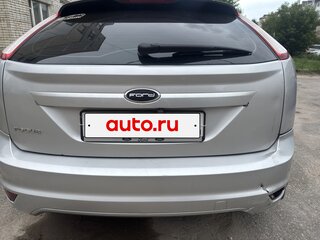 2011 Ford Focus II Рестайлинг, серебристый, 350000 рублей, вид 4