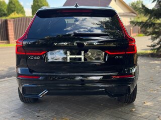 2025 Volvo XC60 II Рестайлинг 2, чёрный, 5750000 рублей, вид 3