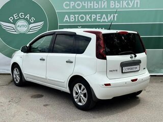 2011 Nissan Note I Рестайлинг, белый, 620000 рублей, вид 4