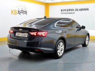 2021 Chevrolet Malibu IX Рестайлинг, серый, 1430000 рублей, вид 4