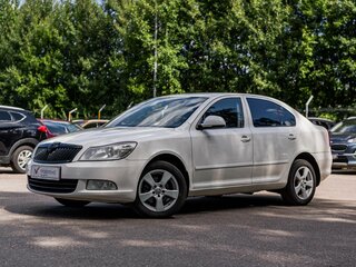 2011 Skoda Octavia II (A5) Рестайлинг, белый, 598000 рублей, вид 1