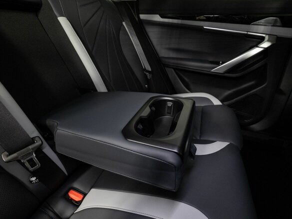 2026 Geely Atlas II, серебристый - вид 14