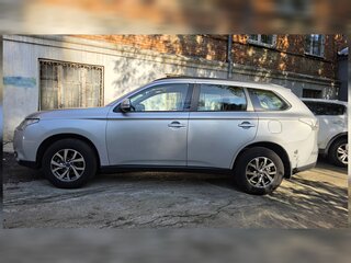 2013 Mitsubishi Outlander III, серебристый, 1460000 рублей, вид 2