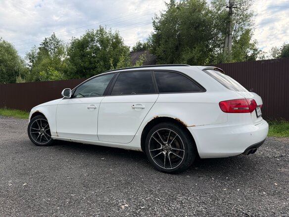 2009 Audi A4 IV (B8), белый, 600000 рублей - вид 2
