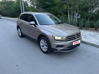 2017 Volkswagen Tiguan II, бежевый, 2400000 рублей, вид 4
