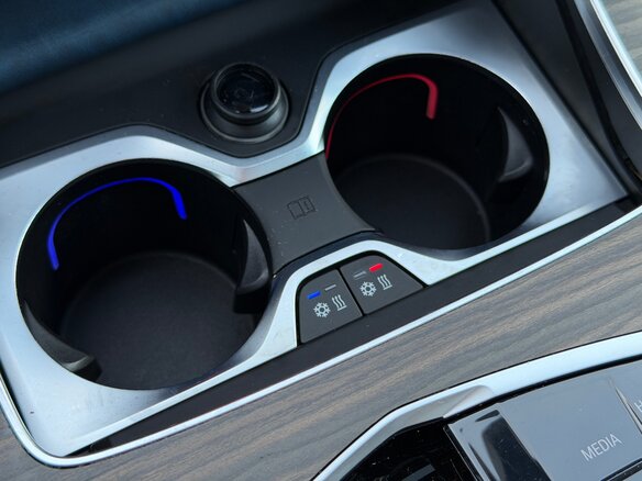 2023 BMW X7 40i I (G07) Рестайлинг, белый, 11200000 рублей - вид 24