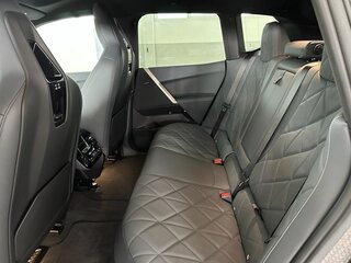 2022 BMW iX xDrive40 I (I20), чёрный, 5700000 рублей, вид 4