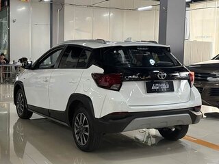 2023 Toyota Yaris L XP150 Рестайлинг, белый, 1150000 рублей, вид 4