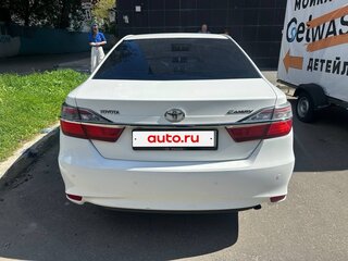 2015 Toyota Camry VII (XV50) Рестайлинг, белый, 1800000 рублей, вид 5