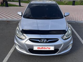 2011 Hyundai Solaris I, серебристый, 675000 рублей, вид 3