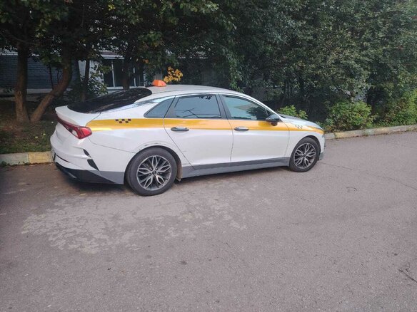 2021 Kia K5 III, чёрный - вид 3