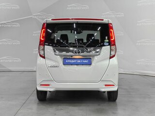 2019 Toyota Roomy I, белый, 1175900 рублей, вид 4