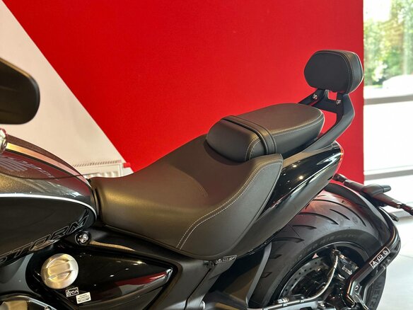 2024 Triumph Rocket III, чёрный, 3600000 рублей - вид 8