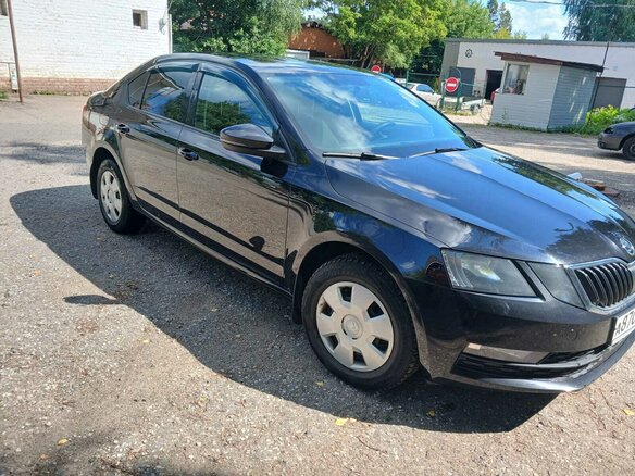 2019 Skoda Octavia III (A7) Рестайлинг, чёрный, 1690000 рублей