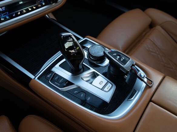2019 BMW 7 серии Long 740Li xDrive VI (G11/G12) Рестайлинг, чёрный, 5198000 рублей - вид 22