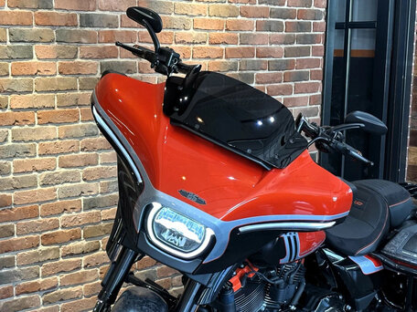 2024 Harley-Davidson CVO Street Glide, оранжевый, 4350000 рублей, вид 4
