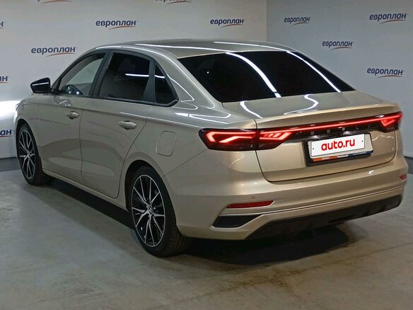 2023 Geely Emgrand II, жёлтый - вид 3