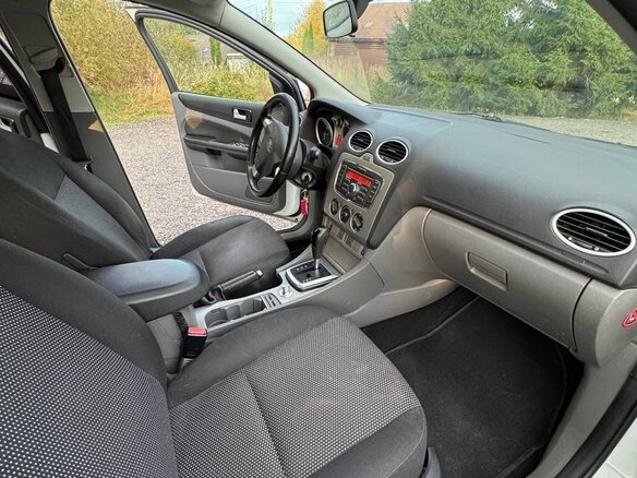 2010 Ford Focus II Рестайлинг, белый, 395000 рублей - вид 13