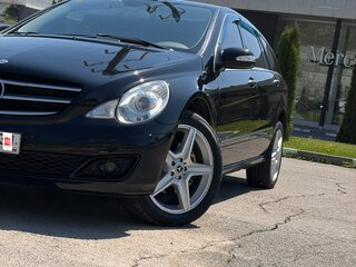 2006 Mercedes-Benz R-Класс 320 Long I, чёрный, 1500000 рублей, вид 1