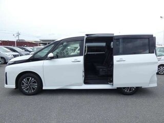 2023 Nissan Serena VI (C28), белый, 2420000 рублей, вид 4