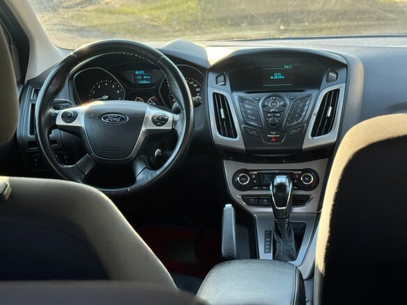 2014 Ford Focus III, красный, 700000 рублей - вид 5